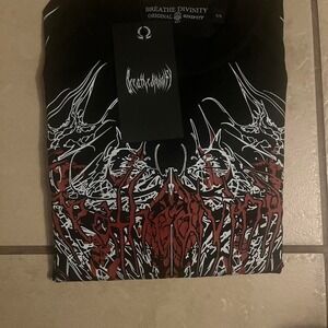 Breathe Divinity black & red t-shirt Size S